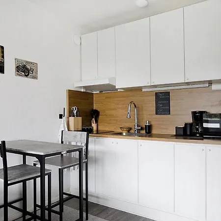 Apartment With Netflix And Big Balcony Malmo